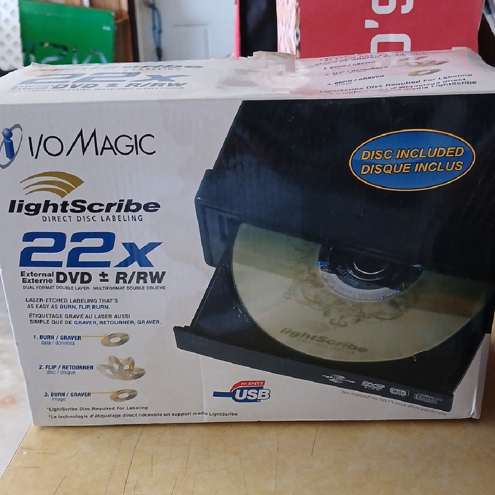 Magic LightScribe 22X External DVD ± R/RW - Black